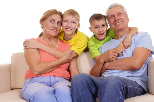 Grootouders en kleinzonen op wit — Stockfoto