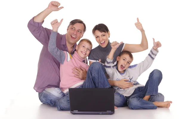 可爱的家人与计算机 — 图库照片