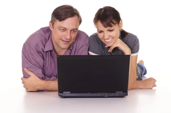 Par med laptop — Stockfoto