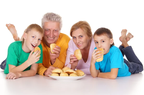 Familie en cookies — Stockfoto