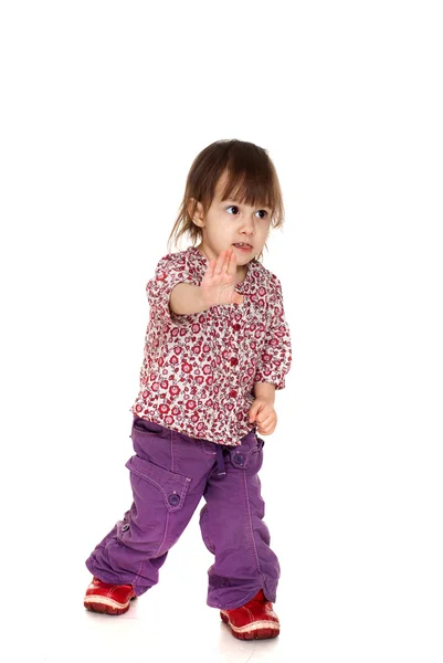 Piękny szczęśliwy mała dziewczynka kaukaski pozowanie — Zdjęcie stockowe