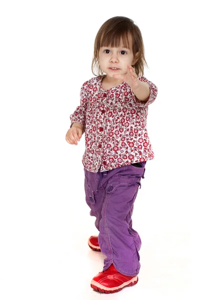 Schöne gute kleine kaukasische Mädchen posieren — Stockfoto