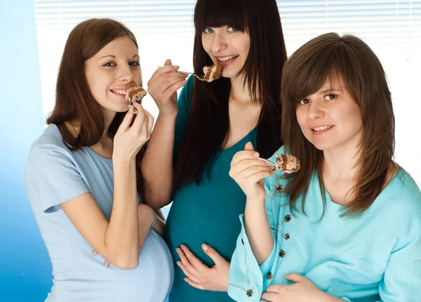 Drie zwangere vrouwen zijn mooi — Stockfoto