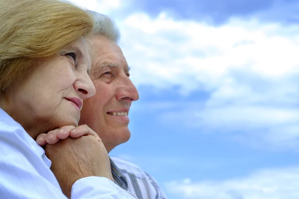 Ganska kaukasiska äldre par — Stockfoto