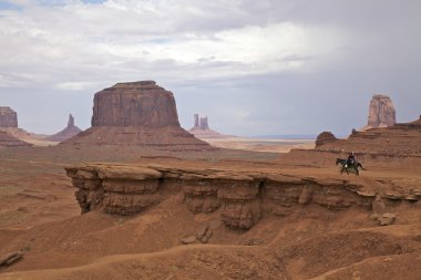 Navajo kadın ata monument Valley