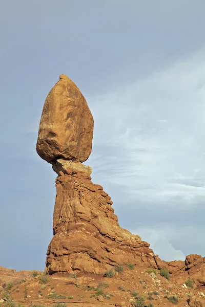 Kiegyensúlyozott rock arches np — Stock Fotó