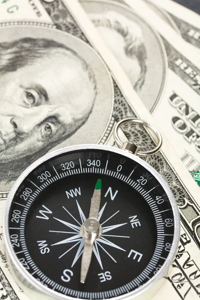 Kompass und Dollar — Stockfoto