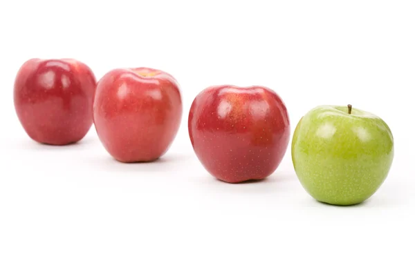 Зеленое яблоко — стоковое фото