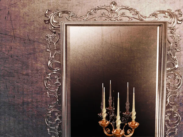 Антикварное зеркало и подсвечник — стоковое фото