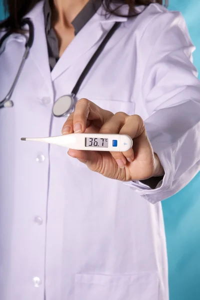Female doctor with thermometer — Stock Photo, Image