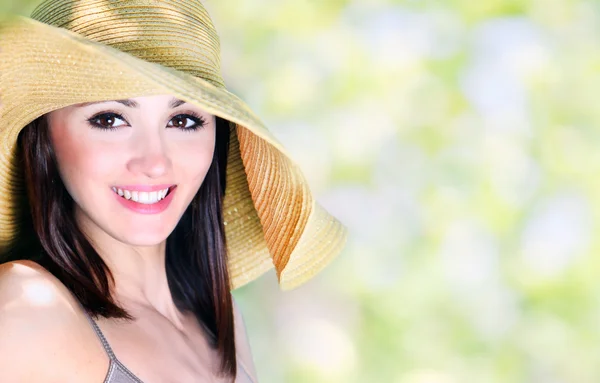 Beautiful smiling girl outdoor — Stock Photo, Image