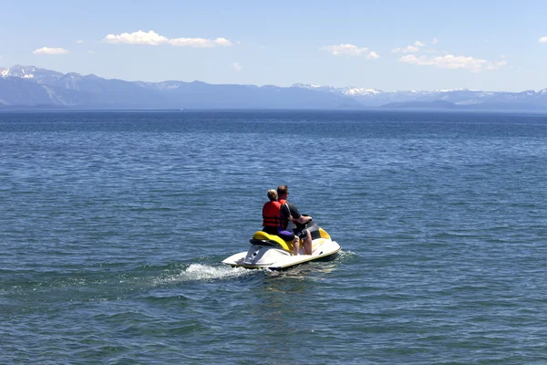 Aguentando, Lago Tahoe CA . — Fotografia de Stock
