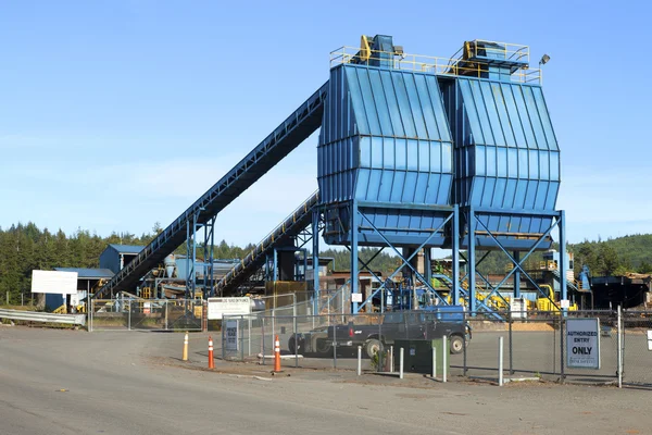 Log yard entrance processing plant. — Stock Photo, Image