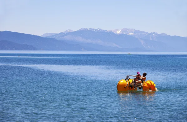 Urlaub und Freizeit am Tahoe-See. — Stockfoto