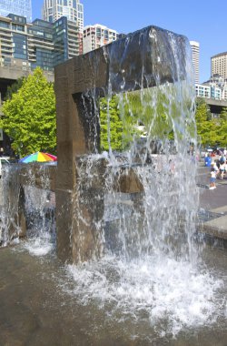 Waterfountain mimarisi ve park.