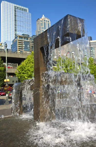 Waterfountain architecture and park. — Stock Photo, Image
