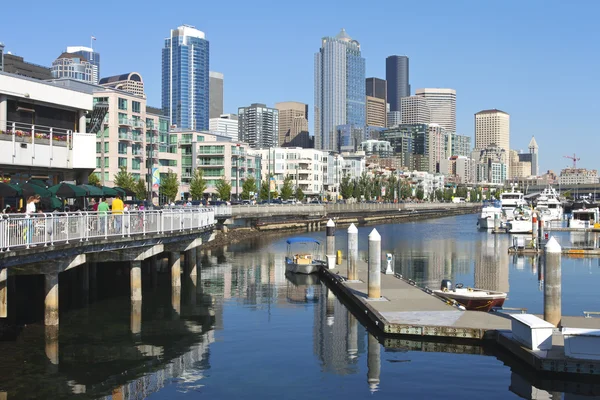 Pier 66 marina, Seattle skyline. — Stock Fotó