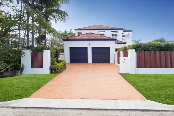 Modern house front — Stock Photo, Image