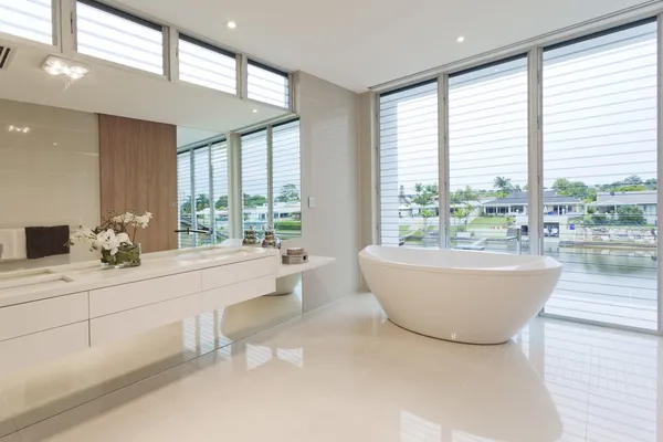 Розкішна ванна кімната — стокове фото