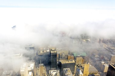 bulutlu gökyüzü ile Chicago havadan görünümü