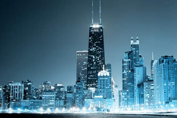 Chicago centrum in de nacht — Stockfoto
