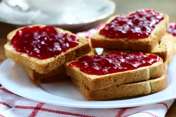 Toasts mit Marmelade — Stockfoto