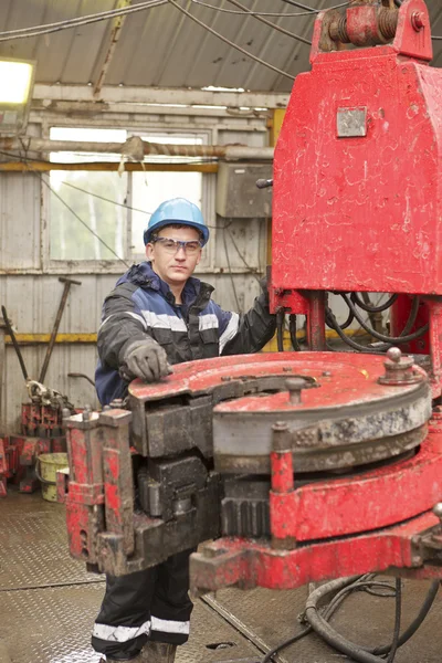 Roughneck on drilling floor — Stock Photo, Image