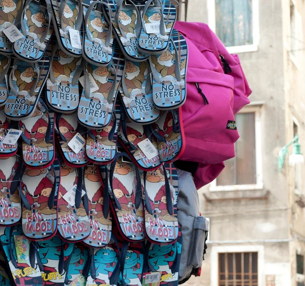 Chaussures souvenir dans un magasin à Venise — Photo