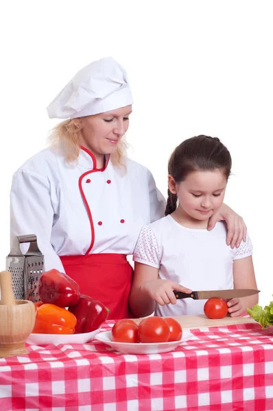 Madre e hija cocinando la cena —  Fotos de Stock