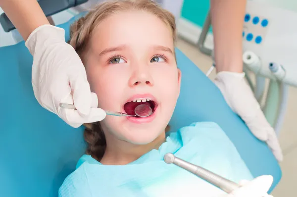 Wizyta u dentysty — Zdjęcie stockowe