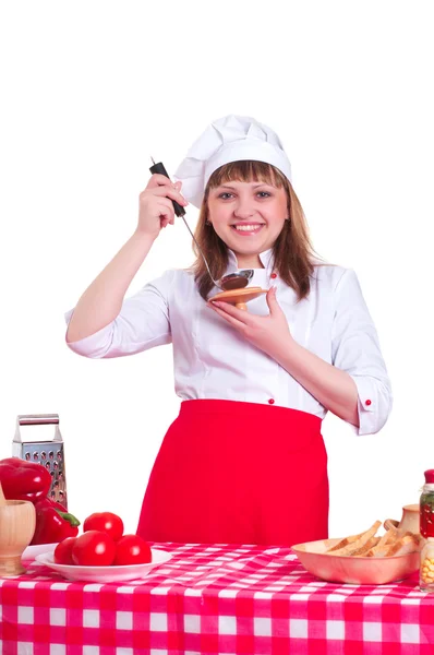 요리 하는 매력적인 여자 — 스톡 사진
