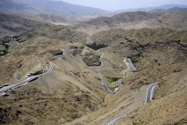 Yılan gibi yol