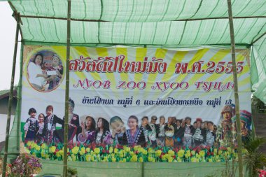 Chiang rai, Tayland-28 Aralık: mong tepe kabile, wiang pa pao geleneği yeni yıl partisi ve savaş sanatı gösterir nerede her gün ziyaret, 28 Aralık 2011, chiang rai, Tayland turizm.