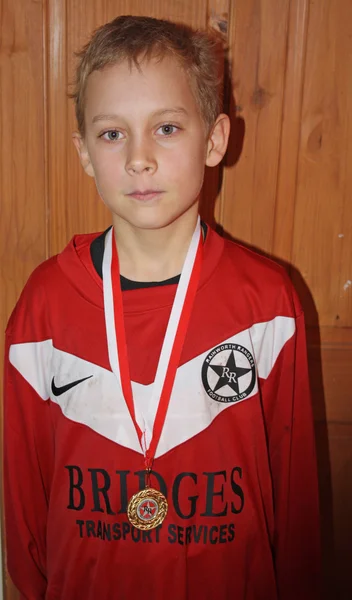 10 代の少年サッカー — ストック写真