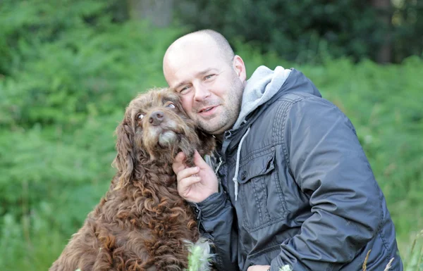 Muž a jeho pes — Stock fotografie