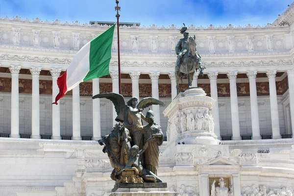Пам'ятник Віктору Емануїлу Ii в Roma — стокове фото