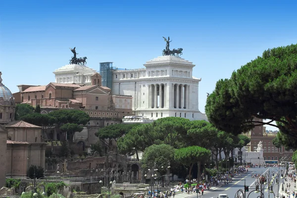 Пам'ятник Віктору Емануїлу Ii в Roma — стокове фото