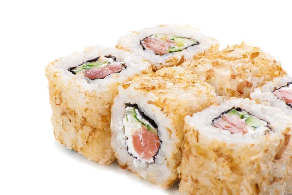 Grilovaný losos kůže sushi s okurkou a sýrem — Stock fotografie
