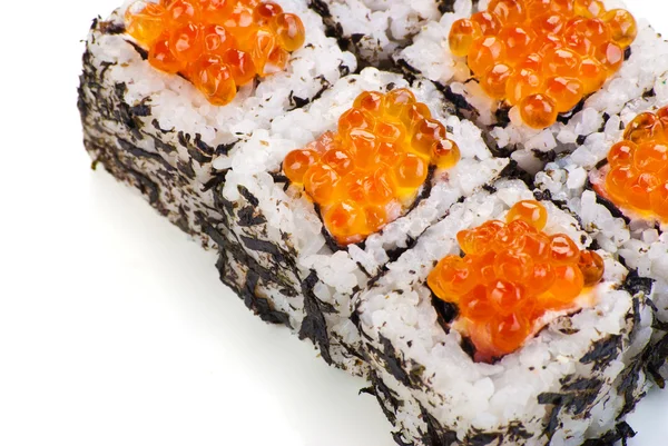 Sushi tradicional japonés sobre fondo blanco — Foto de Stock