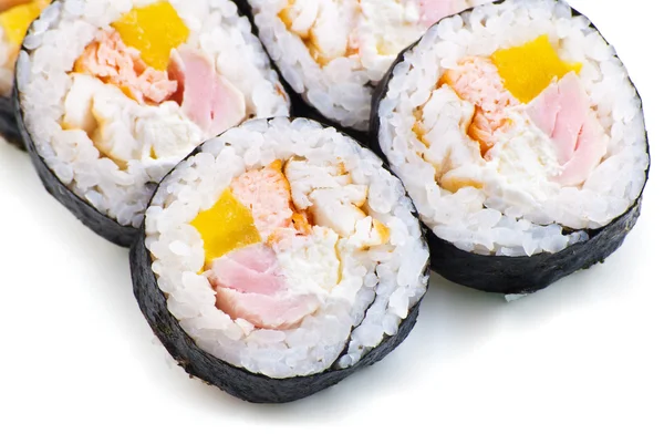 Sushi au fromage à la crème, concombre et oignon de printemps — Photo