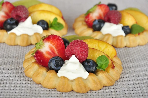Gyümölcsös sütemények — Stock Fotó