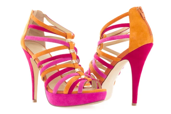 Pare de zapatos rosas y anaranjados aislados sobre fondo blanco — Foto de Stock