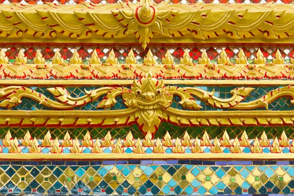 Ornamento tradicional templo tailandés — Foto de Stock