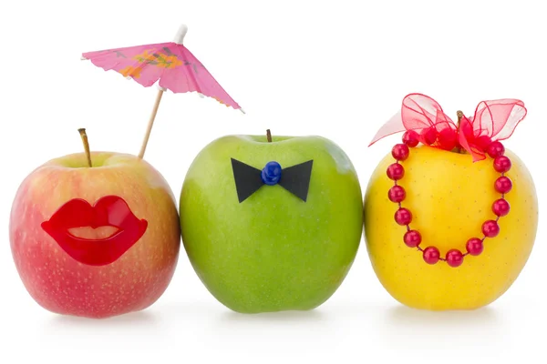 2 つの女性および 1 人の男性間の競争の概念として 3 つのりんご — ストック写真