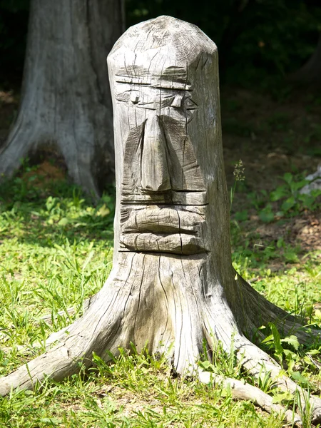Escultura de tronco — Fotografia de Stock