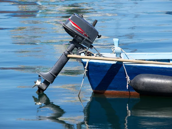 Barco con motor — Foto de Stock
