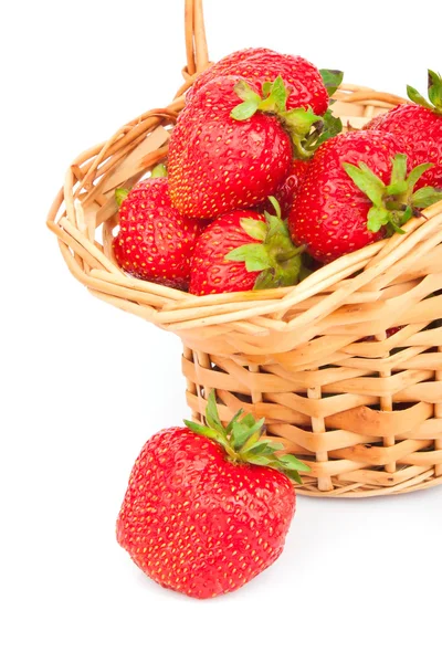 Strawberries in basket — Stok fotoğraf