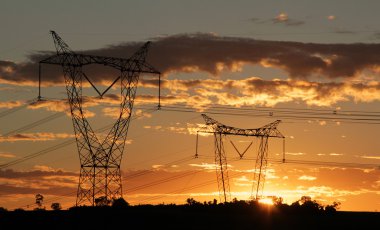 enerji dağıtım sağlayarak eletricity Kulesi