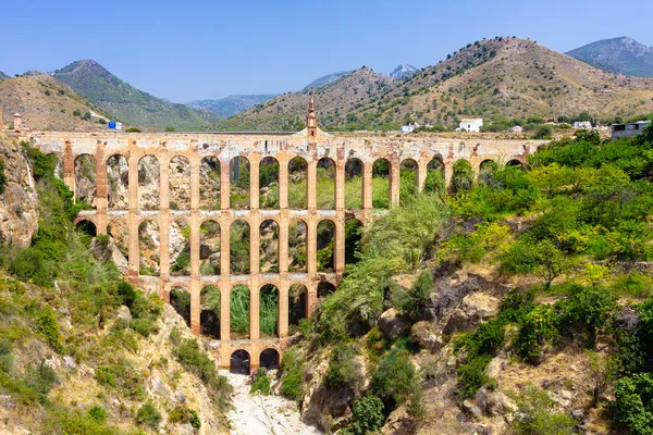 Gamla akvedukten i nerja, Spanien — Stockfoto