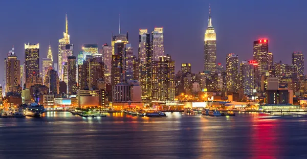 Manhattan à noite — Fotografia de Stock